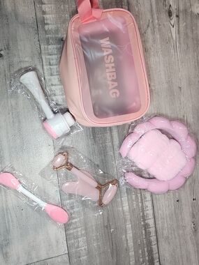 Pink Washbag Set with Facial Tools
